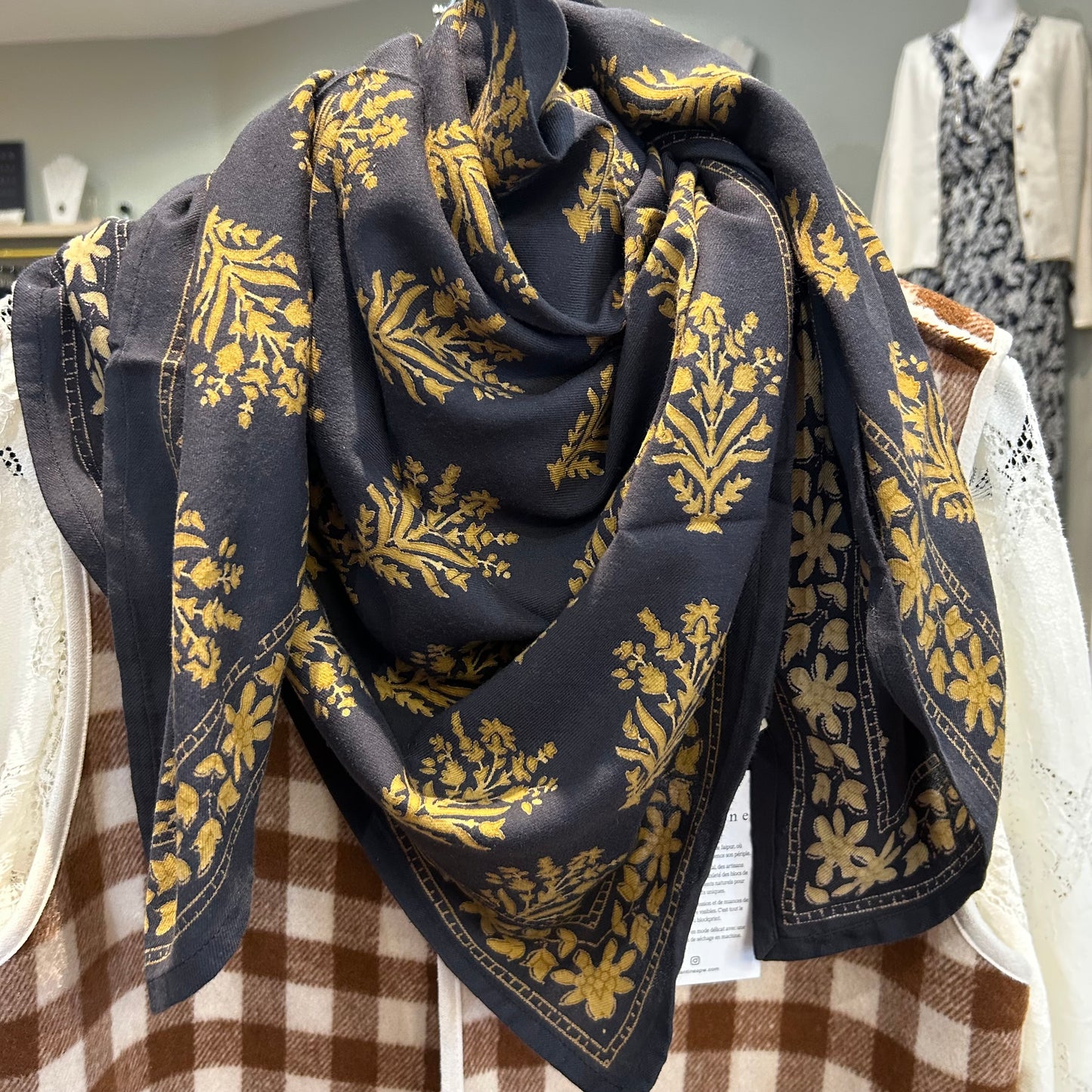 Grand foulard Galatie noir