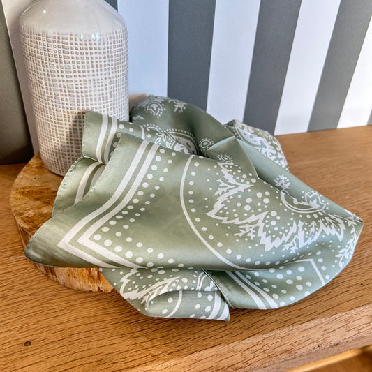 Foulards colorés