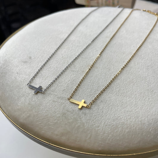 Collier petite croix