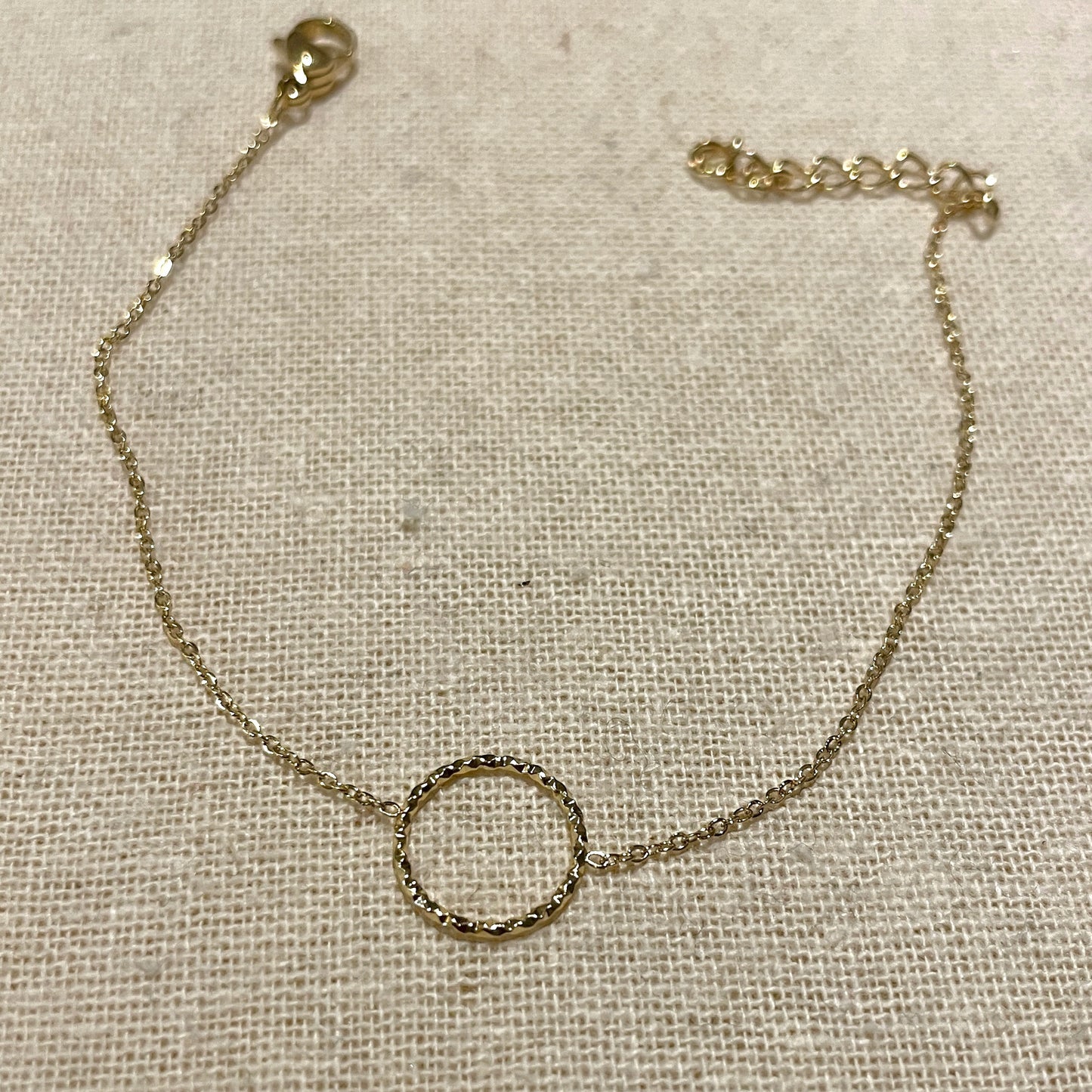 Bracelet anneau torsadé fin (doré)